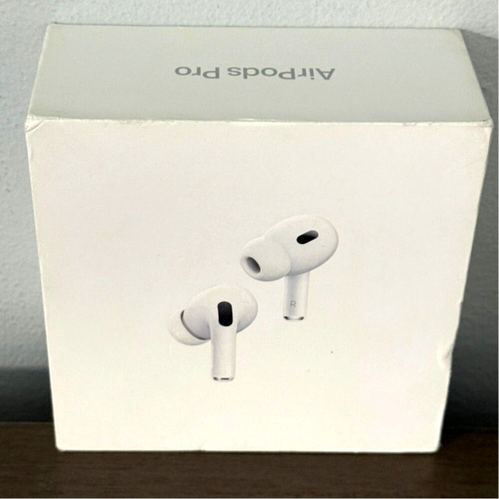 Apple AirPods PRO 2nd Gen MTJV3LL/A USB‑C MagSafe Case New Unopened GENUINE - Picture 14 of 16